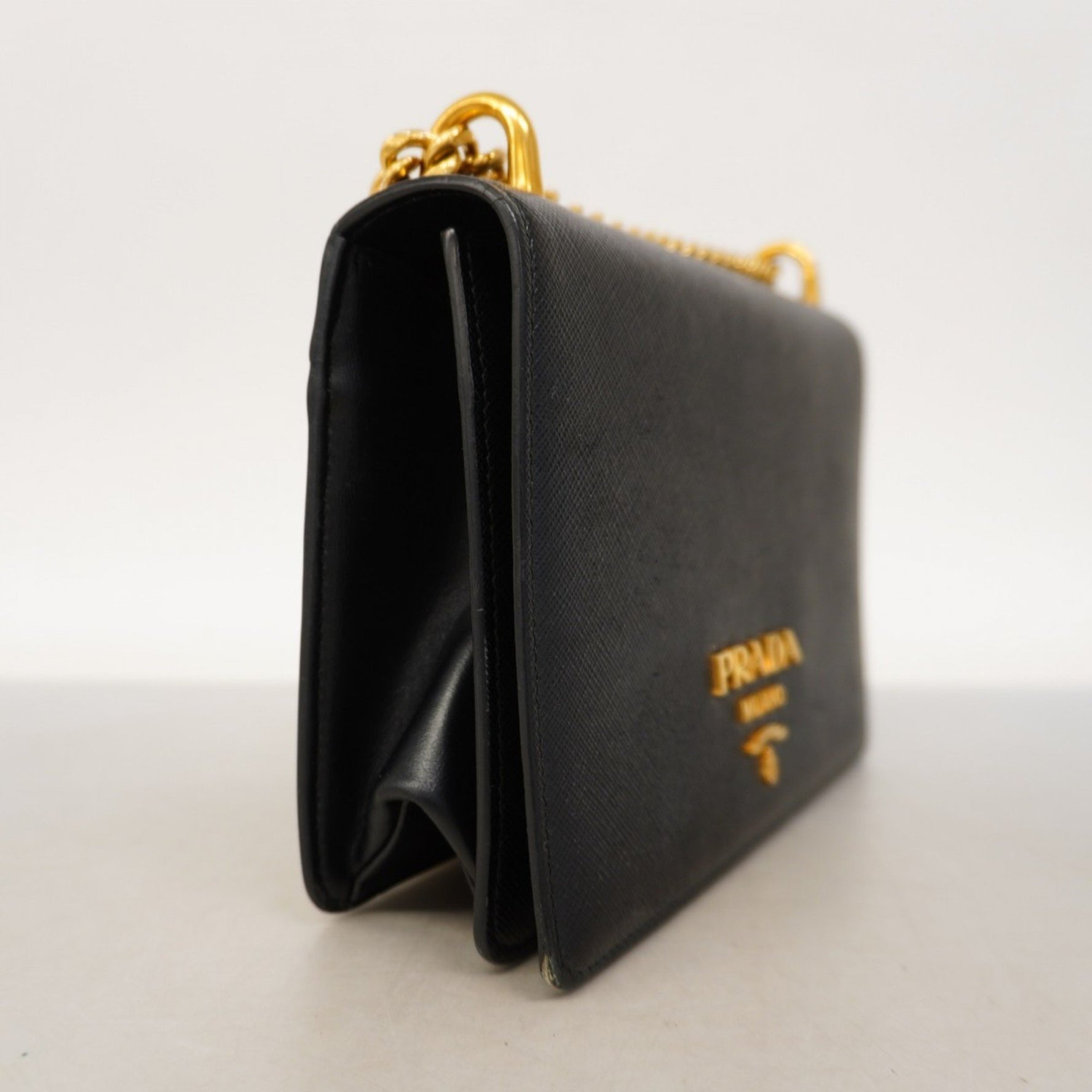 Prada shoulder bag in black leather for women