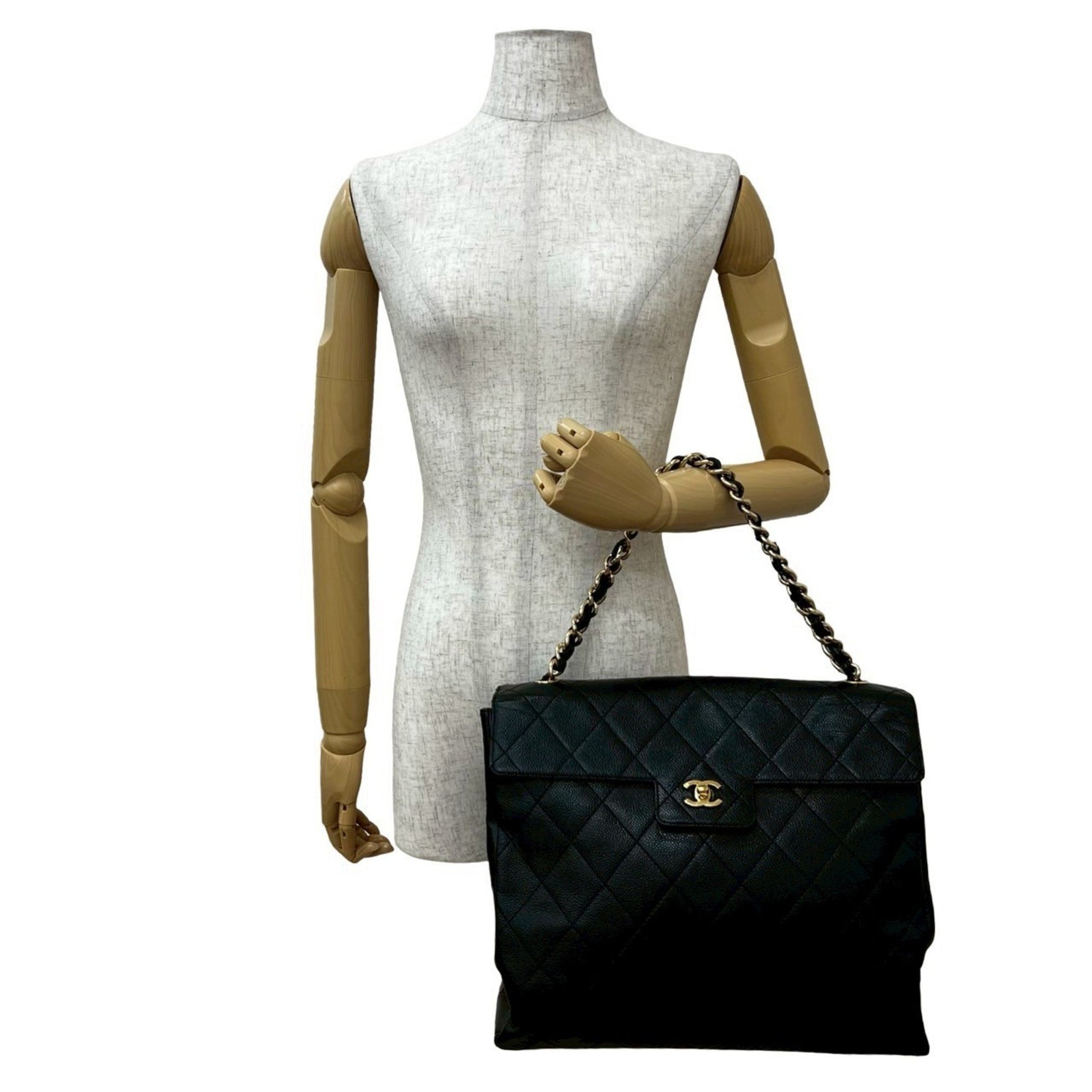 Seal No. 6 CHANEL Matelasse Coco Caviar Leather Chain Handbag 716-2