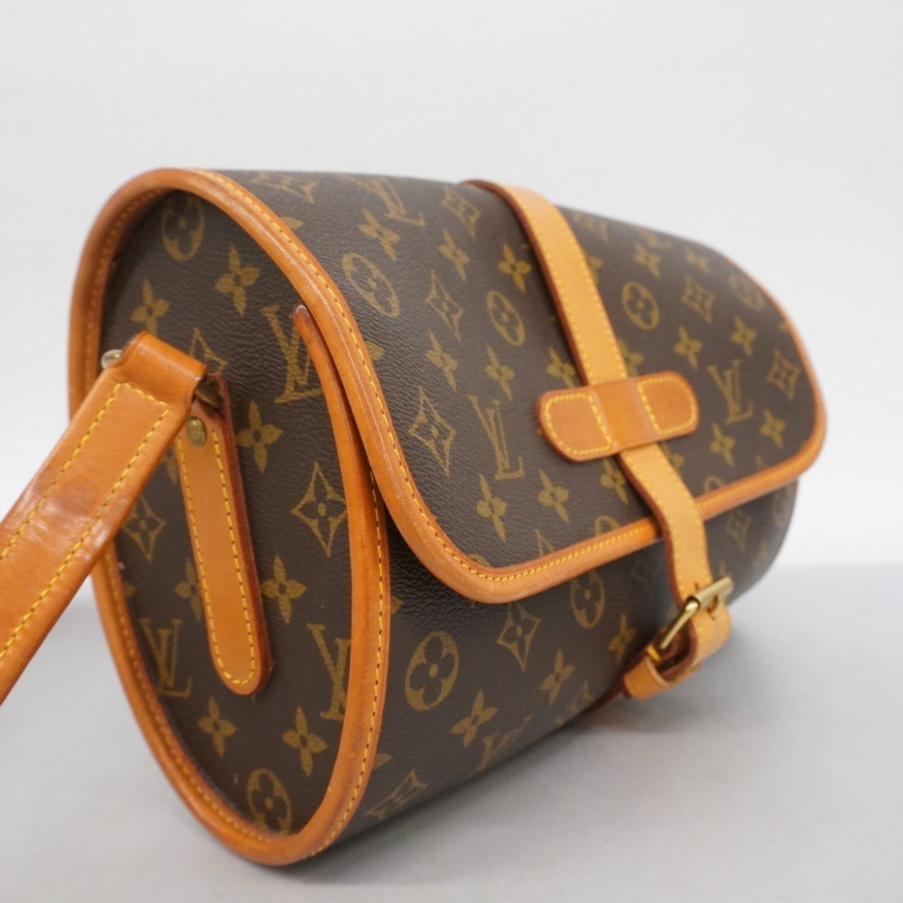 Louis Vuitton Monogram Manul Shoulder Bag