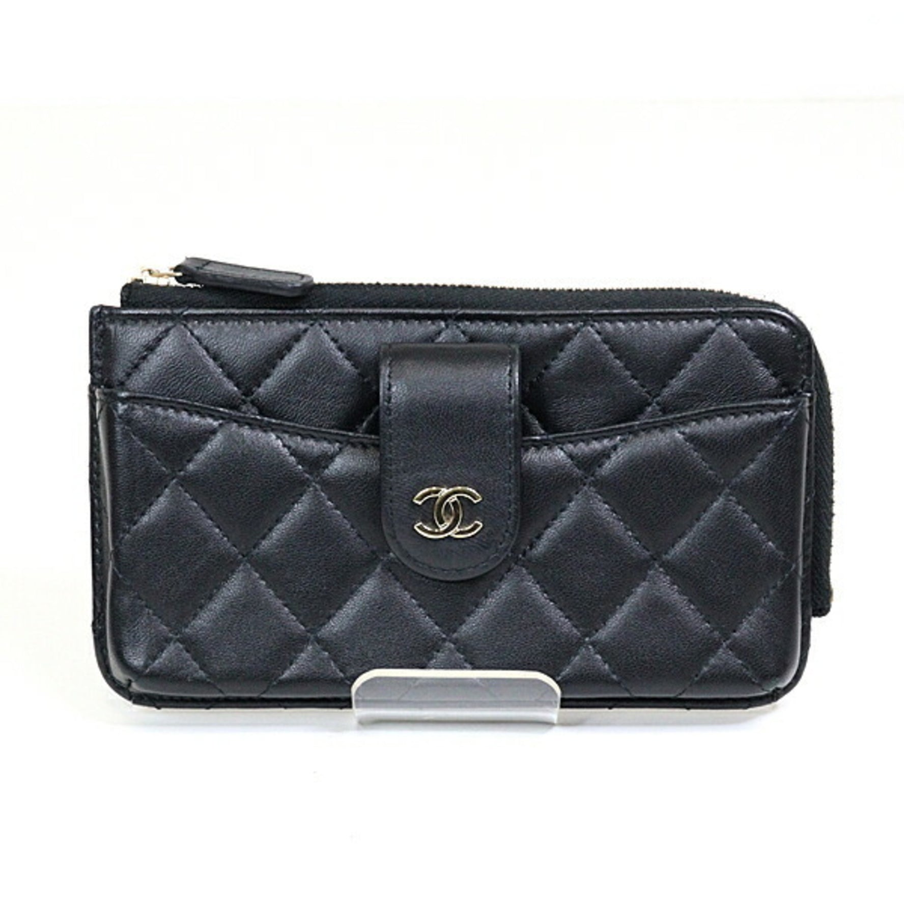CHANEL Smartphone and Card Case Matelasse Lambskin 3