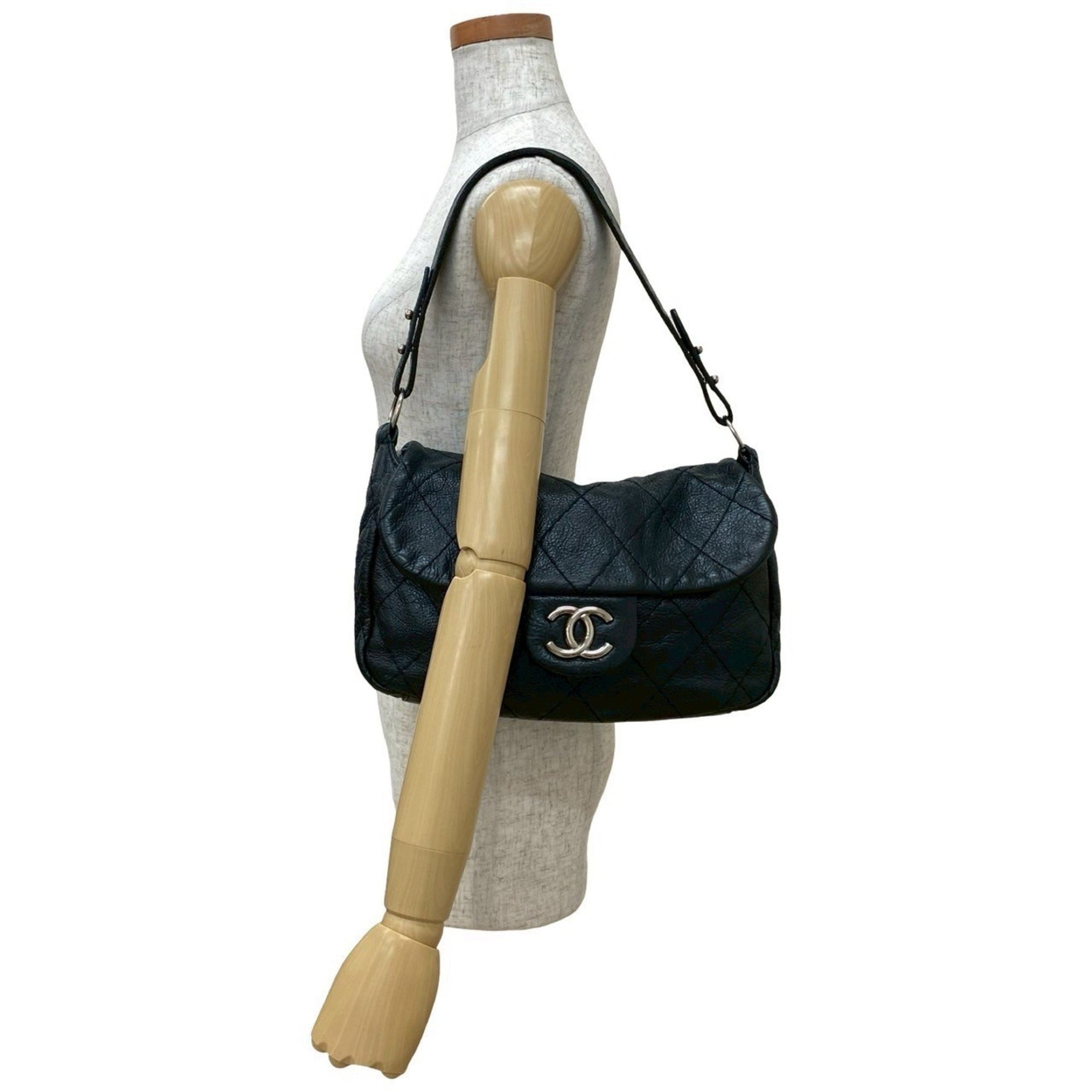 Seal No. 13 CHANEL Wild Stitch Coco Mark Leather One-Shoulder Bag Handbag 409-6