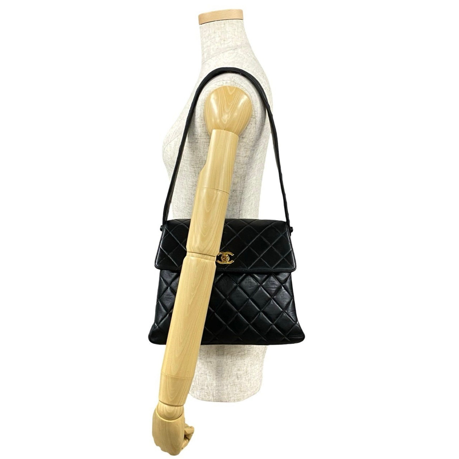 CHANEL Matelasse Coco Mark Lambskin Genuine Leather One-Shoulder Bag Tote