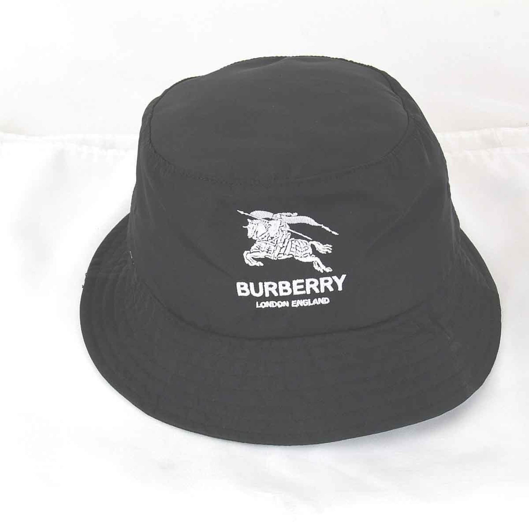 BURBERRY Supreme Bucket Hat M/L Nylon Style