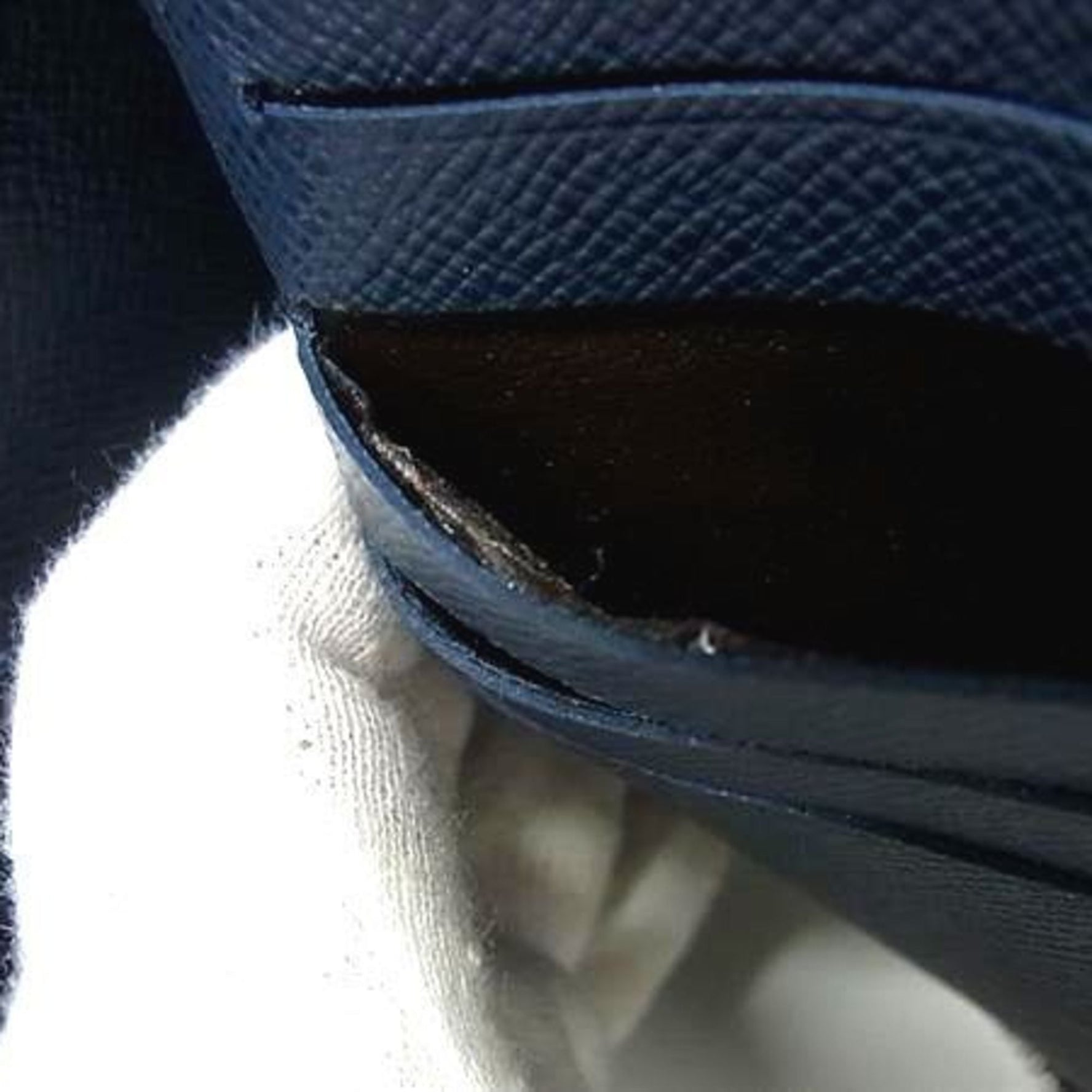 LOUIS VUITTON Louis Vuitton Zippy Wallet Vertical Blue Marine (Navy) Taiga Men's Round Long