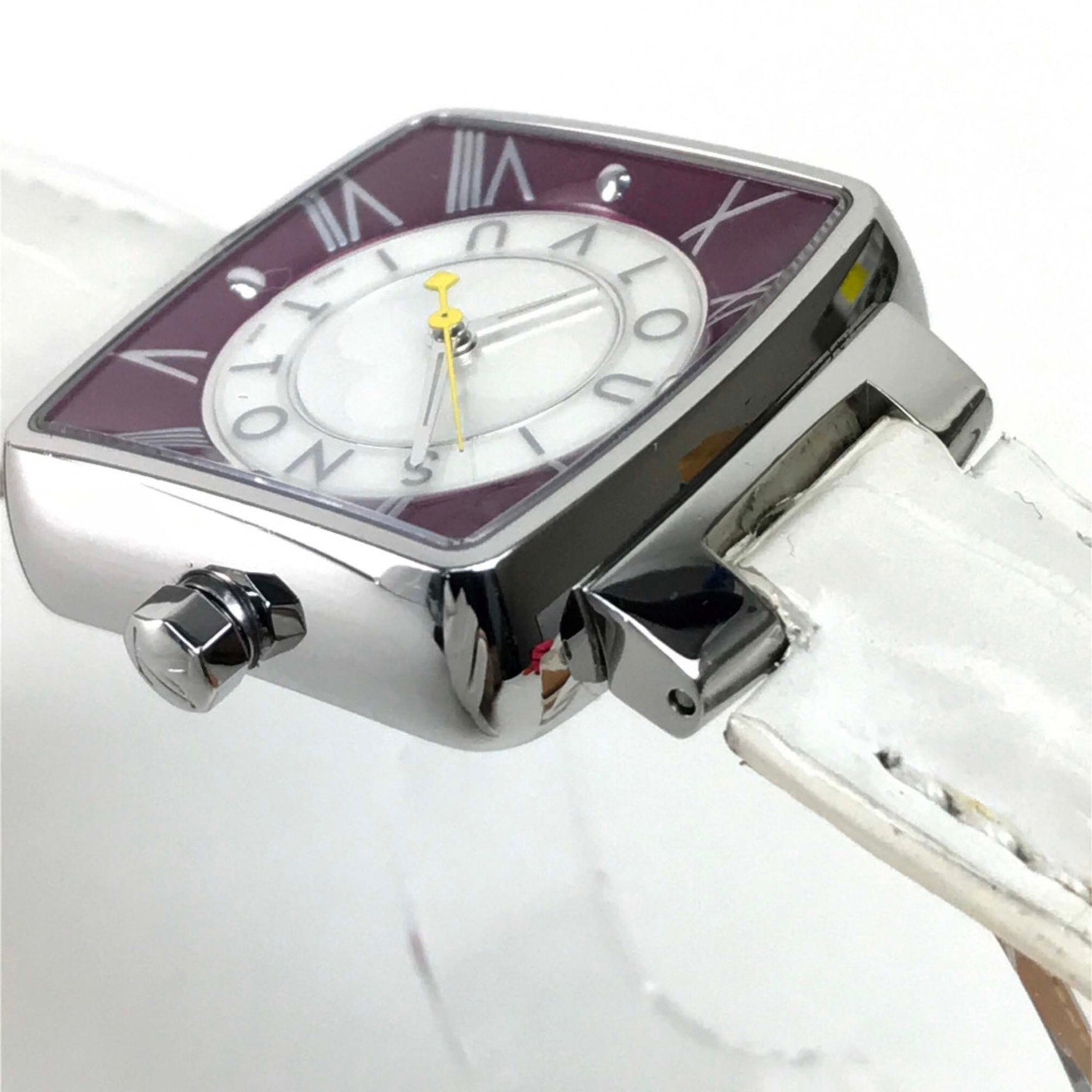 Louis Vuitton Quartz Wristwatch Wine red Based