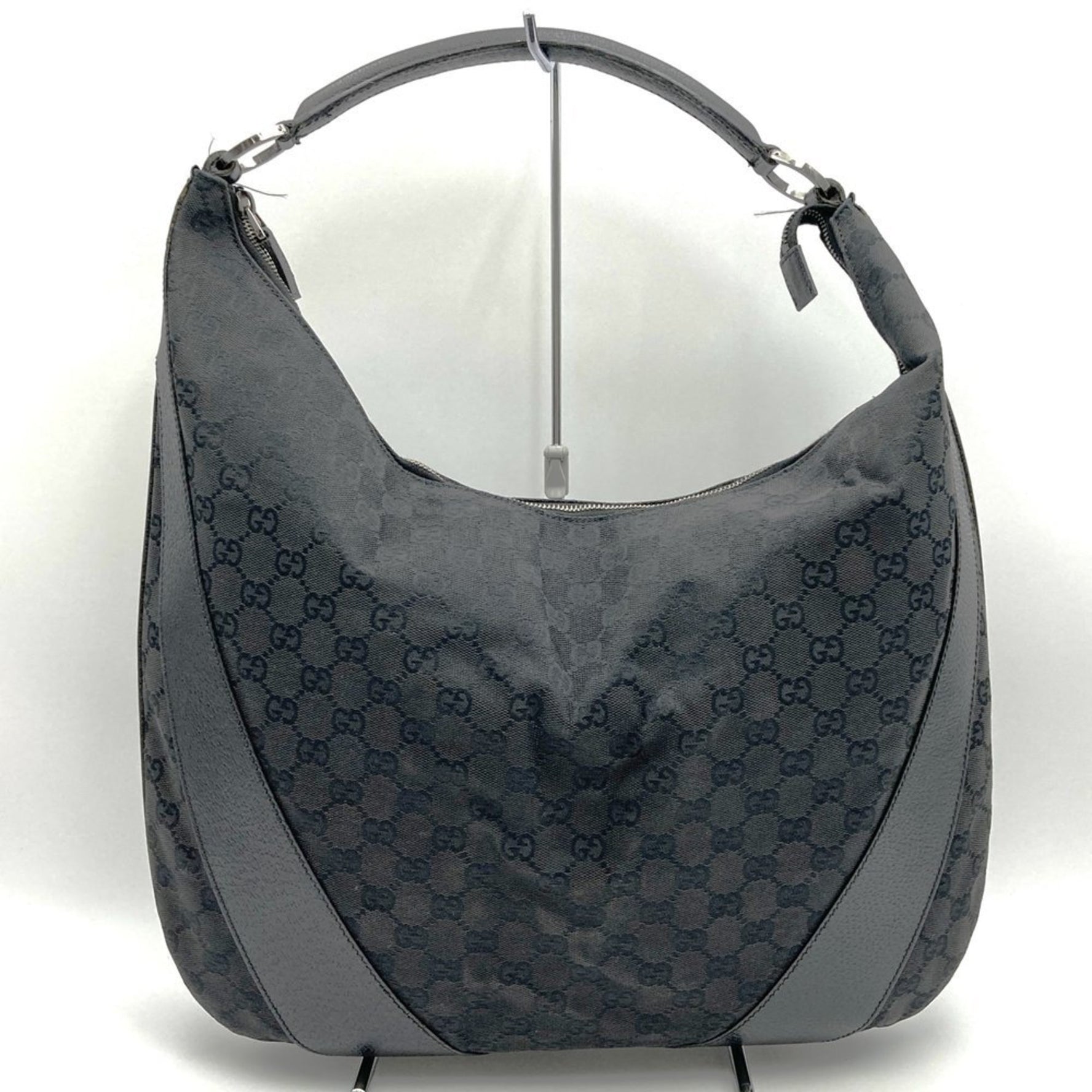 GUCCI GG Canvas Shoulder Bag in Leather