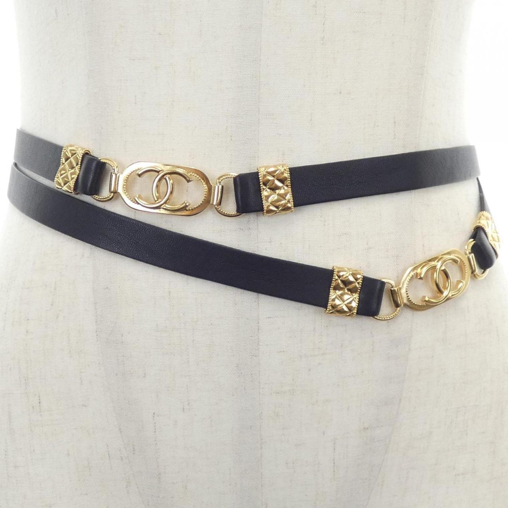CHANEL belt