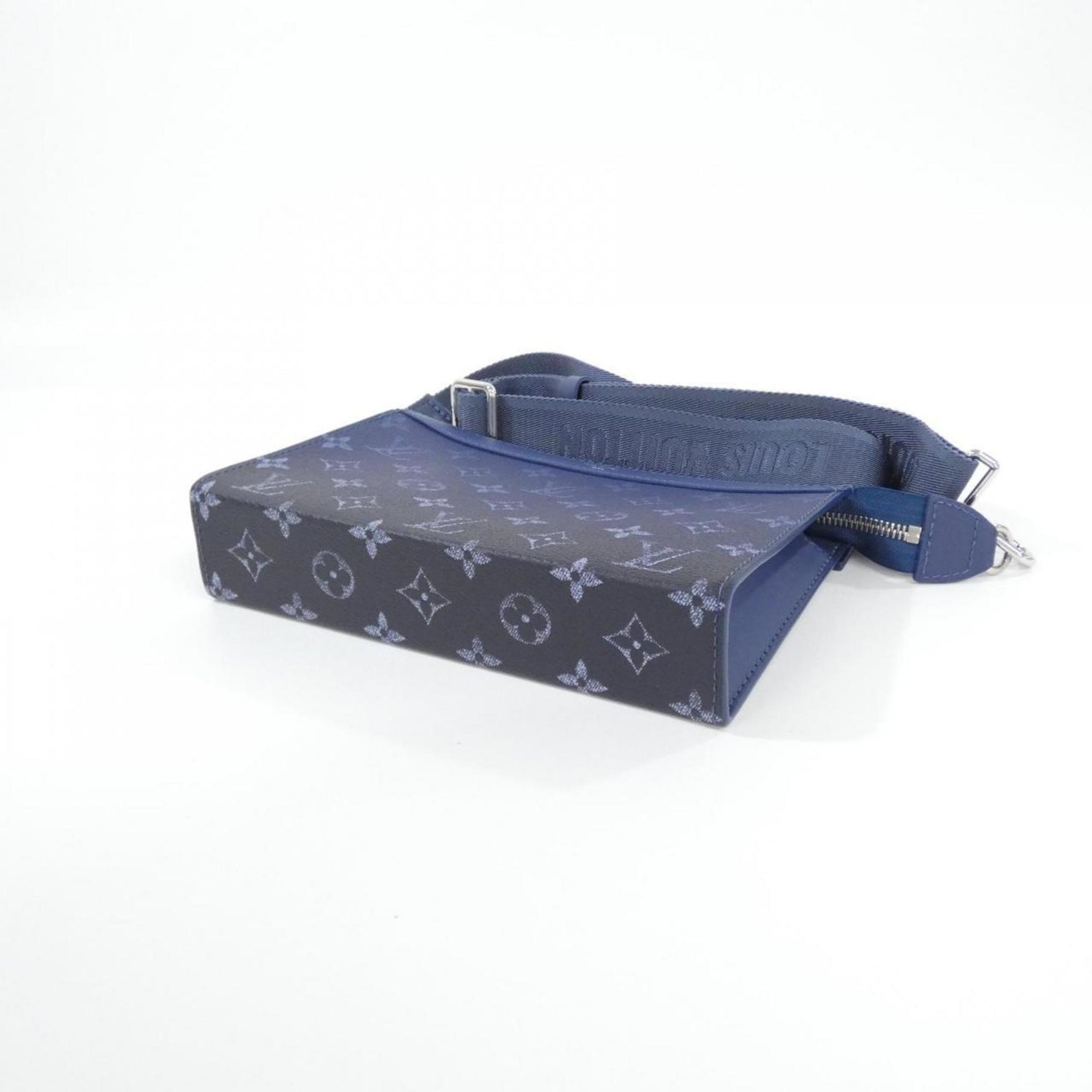 Louis Vuitton Monogram Gradient Gaston Wearable Wallet Shoulder Bag