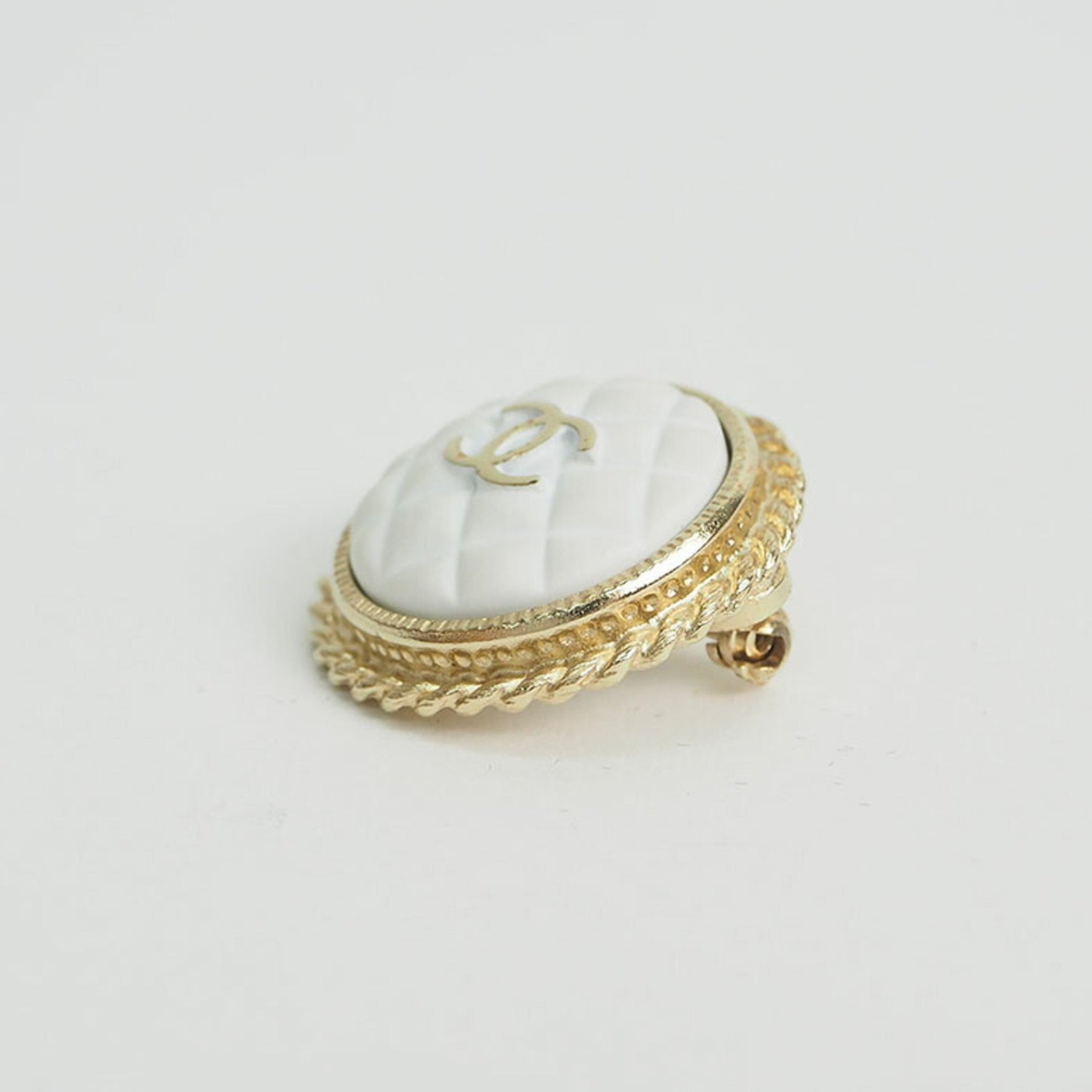 Chanel Chaina Matelasse Coco Brooch White x Gold