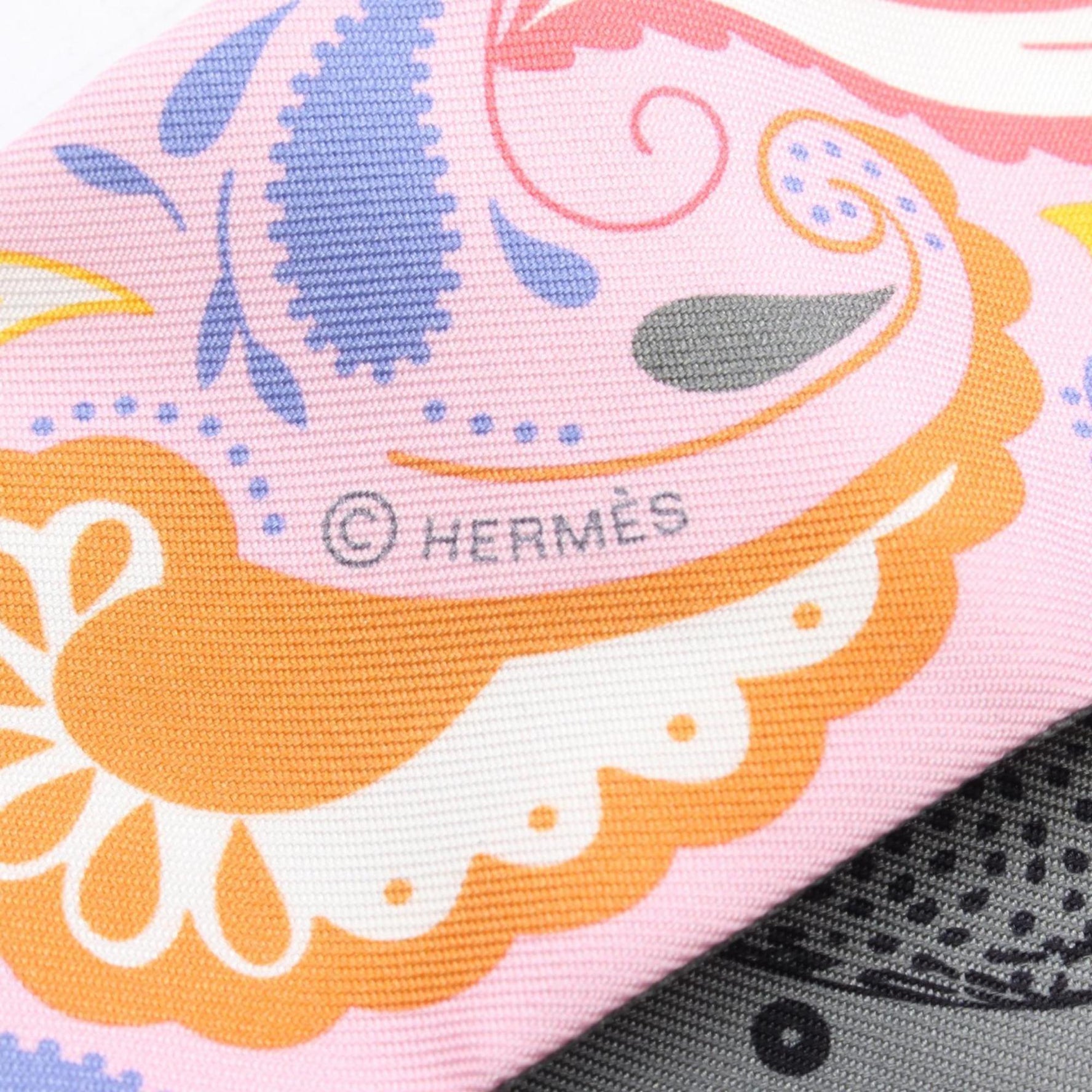 Hermes Hermès Guepards Bandana Twilly Silk Scarf in Multicolored Pink